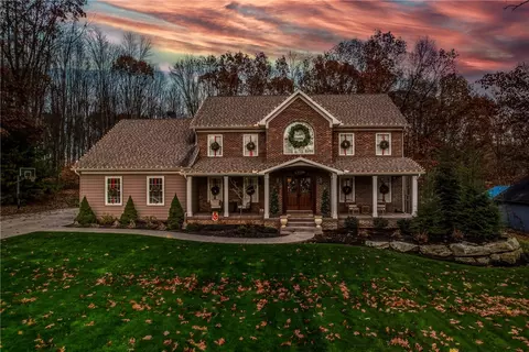 2489 Maria Ln, Hermitage, PA 16148