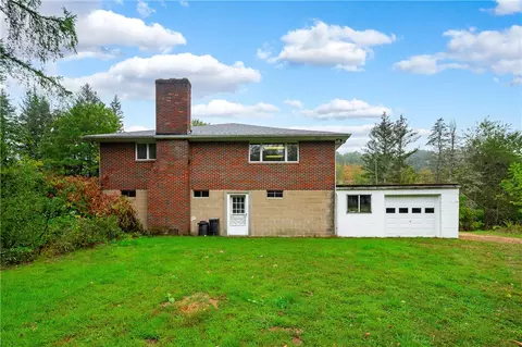 247 Welsh Rd, Valencia, PA 16059