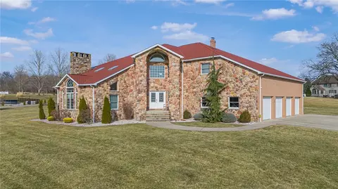 203 Aiken Rd, New Castle, PA 16101