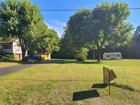 74 Daugherty Rd, Grove City, PA 16127