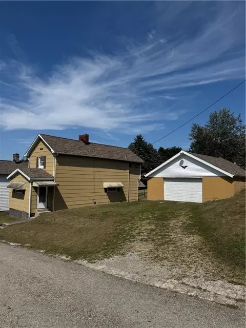 109 Brown St, Fayette City, PA 15438