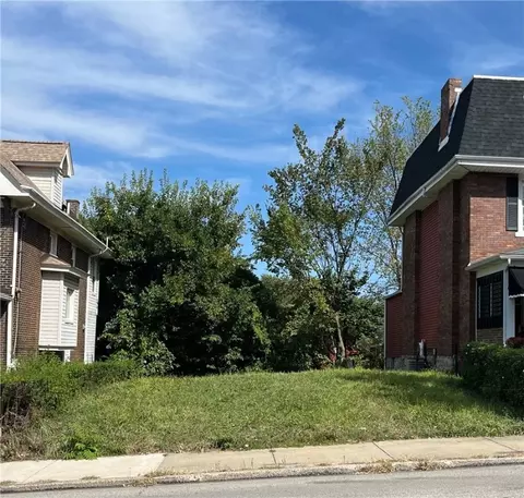 1135 Greenfield Ave, Pittsburgh, PA 15217