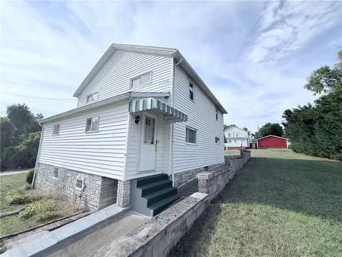 9 Kennedy St, Republic, PA 15475