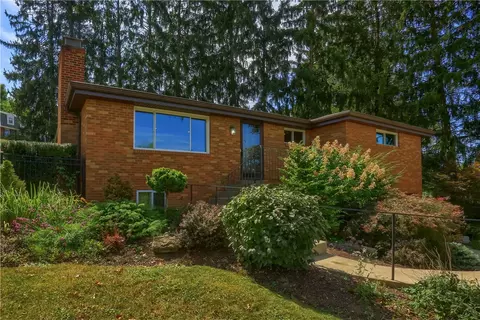 120 Pleasantview Dr, Canonsburg, PA 15317