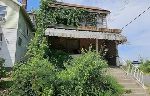 1300 Pirl St, Mckeesport, PA 15132