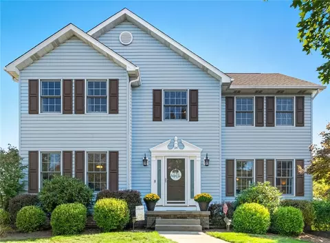 114 Camelot Ct, Cranberry Township, PA 16066