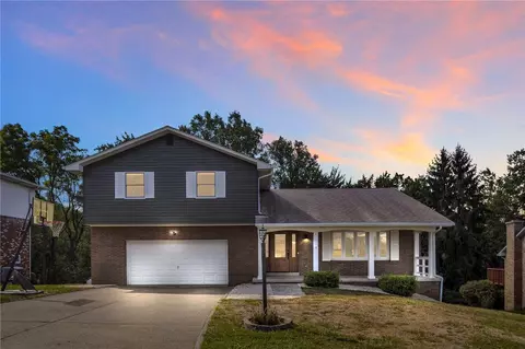 120 Sherwood Dr, Greensburg, PA 15601