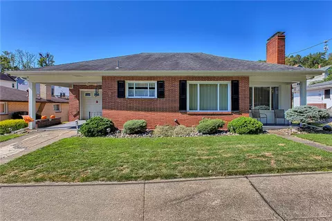 630 Pitcairn Ave, Jeannette, PA 15644