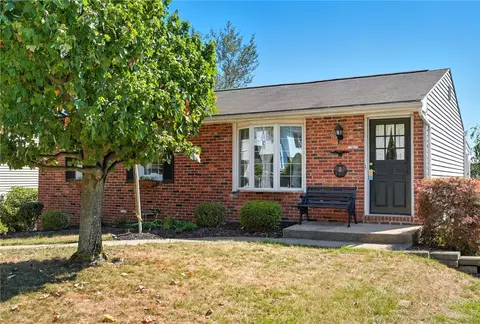 524 Fieldcrest Dr, Pittsburgh, PA 15209