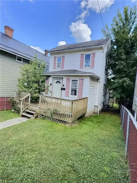820 Addison St, Washington, PA 15301