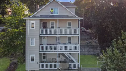 941 Pine St, Ambridge, PA 15003