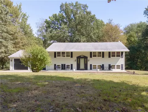 126 Woodcrest Rd, Butler, PA 16002