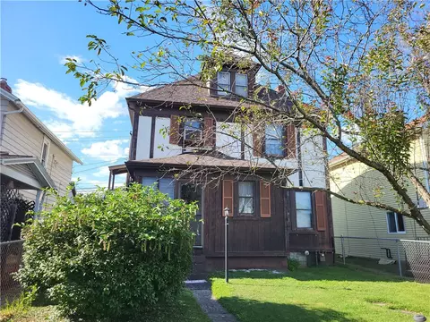 Exterior - 616 E 3rd Ave, Tarentum, PA 15084 photo 6 of 7