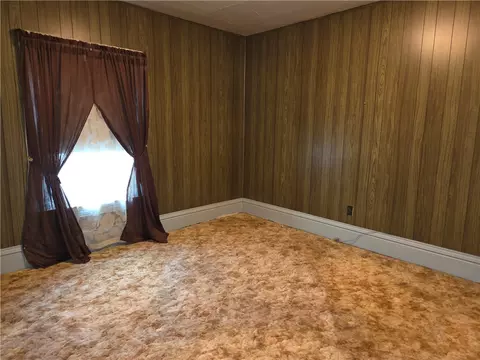 Bedroom - 616 E 3rd Ave, Tarentum, PA 15084 photo 3 of 9