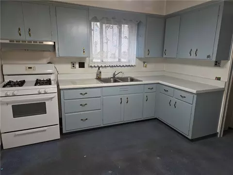 Kitchen - 616 E 3rd Ave, Tarentum, PA 15084 photo 2 of 2