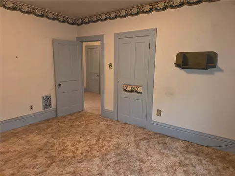 Bedroom - 616 E 3rd Ave, Tarentum, PA 15084 photo 5 of 9