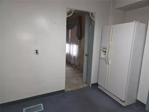 Entry Way - 616 E 3rd Ave, Tarentum, PA 15084 photo 3 of 5