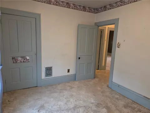 Bedroom - 616 E 3rd Ave, Tarentum, PA 15084 photo 7 of 9