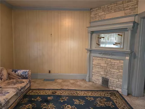 Living - 616 E 3rd Ave, Tarentum, PA 15084 photo 2 of 7