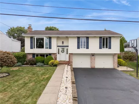 33 Mohawk Dr, Greensburg, PA 15601