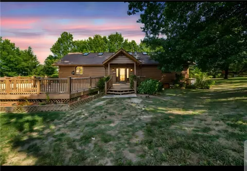 260 Jennie Dr, Irwin, PA 15642