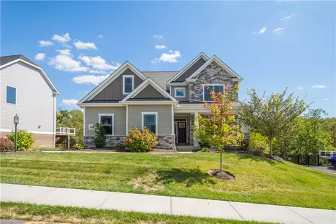 498 Harvest View Dr, Venetia, PA 15367