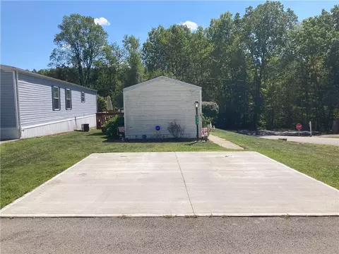 200 Murray Ln, Export, PA 15632 photo 3
