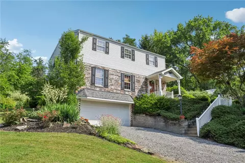 105 Gary Dr, Sewickley, PA 15143