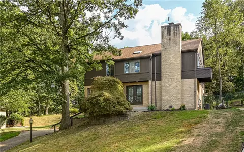 4258 Forest Glen Dr, Allison Park, PA 15101