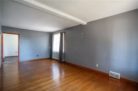 1260 Cascade Rd, Monaca, PA 15061 photo 4