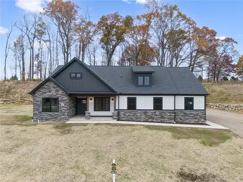 5010 Linwood Ct, Latrobe, PA 15650