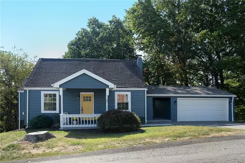 66 Oak St, Aliquippa, PA 15001