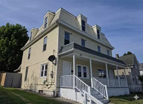 33 W Chartes St, New Castle, PA 16102
