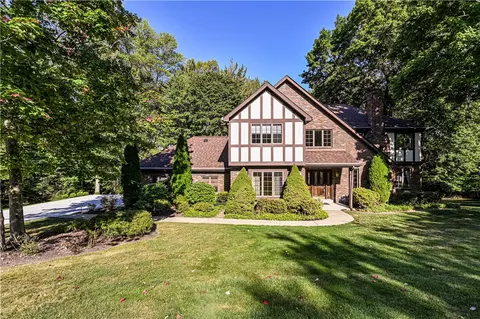317 Satinwood Dr, Greensburg, PA 15601