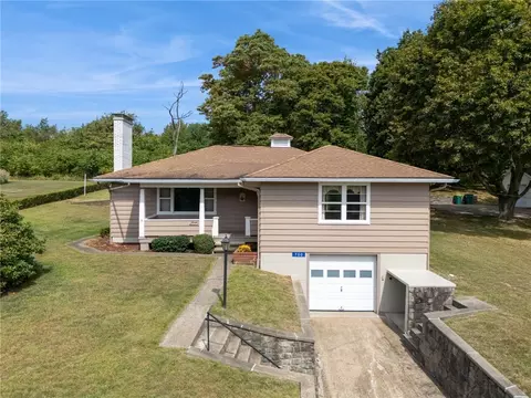 700 Highland Ave, Derry, PA 15627