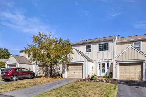 68 New London Dr, Oakmont, PA 15139