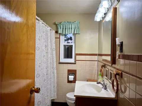 Bath - 421 Old Jacks Run Rd, Irwin, PA 15642 photo 1 of 3