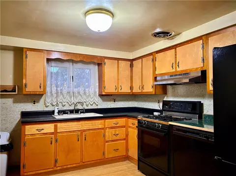 Kitchen - 421 Old Jacks Run Rd, Irwin, PA 15642 photo 1 of 3