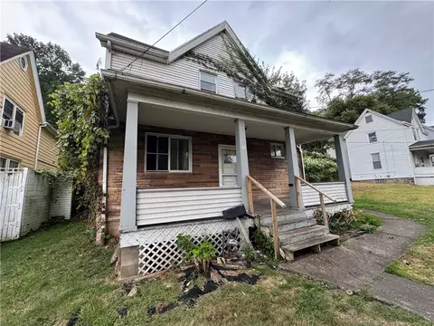 42 Sprague St, Wilmerding, PA 15148
