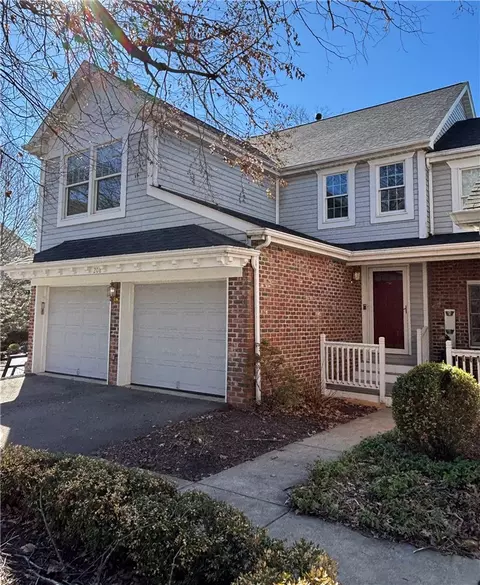 208 Waterside Dr, Mcmurray, PA 15317