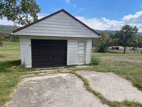 2140 Springhill Furnace Rd, Smithfield, PA 15478