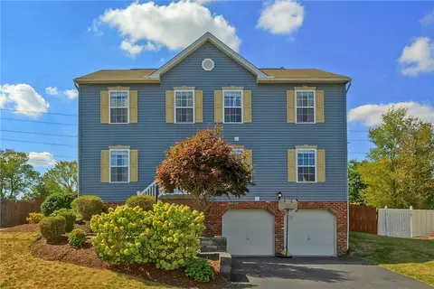 1006 Sweet Brier Dr, Aliquippa, PA 15001