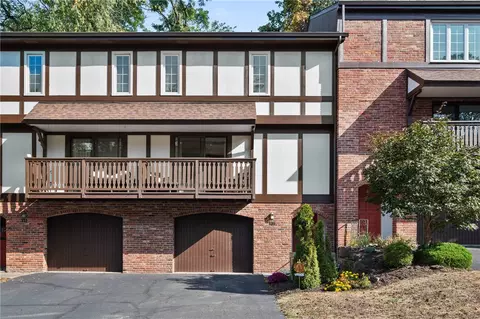 335 Woodbridge Dr, Pittsburgh, PA 15237