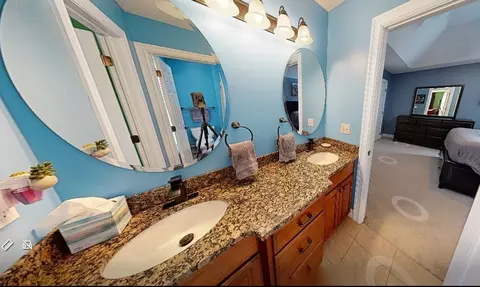 Bath - 150 Eric Dr, Beaver, PA 15009 photo 1 of 5
