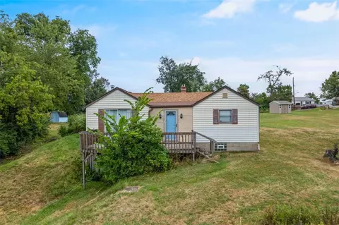 2033 Mckees Rocks Rd, Mckees Rocks, PA 15136