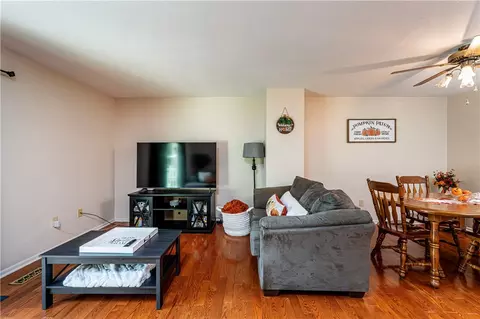 204 Williamsburg Ln, Export, PA 15632 photo 22