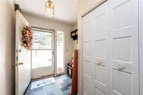 204 Williamsburg Ln, Export, PA 15632 photo 6