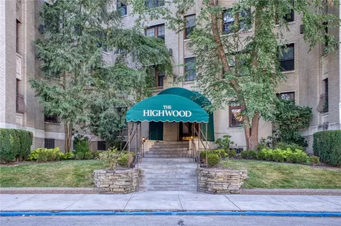 372 S Highland Ave #103, Pittsburgh, PA 15206