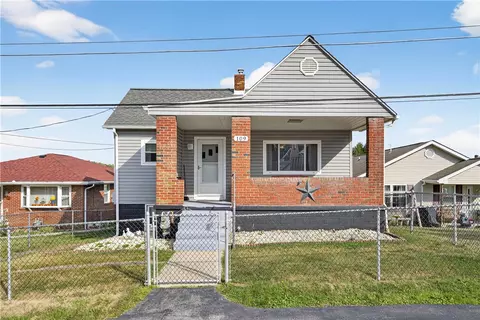 109 Arnold Ave, Strabane, PA 15363