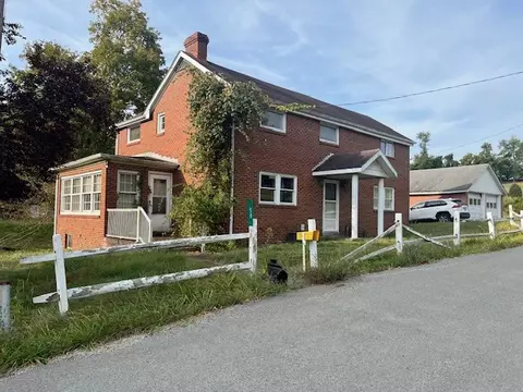 58 Fayette City Blvd, Perryopolis, PA 15473